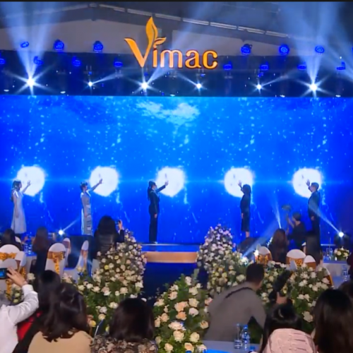 Thời khắc bấm nút Khai trương Nhà máy Sản xuất Mỹ phẩm Vimac của Ban lãnh đạo cùng Khách mời danh dự